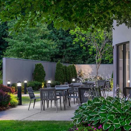 Courtyard By Marriott Providence Lincoln Hotel Exterior foto