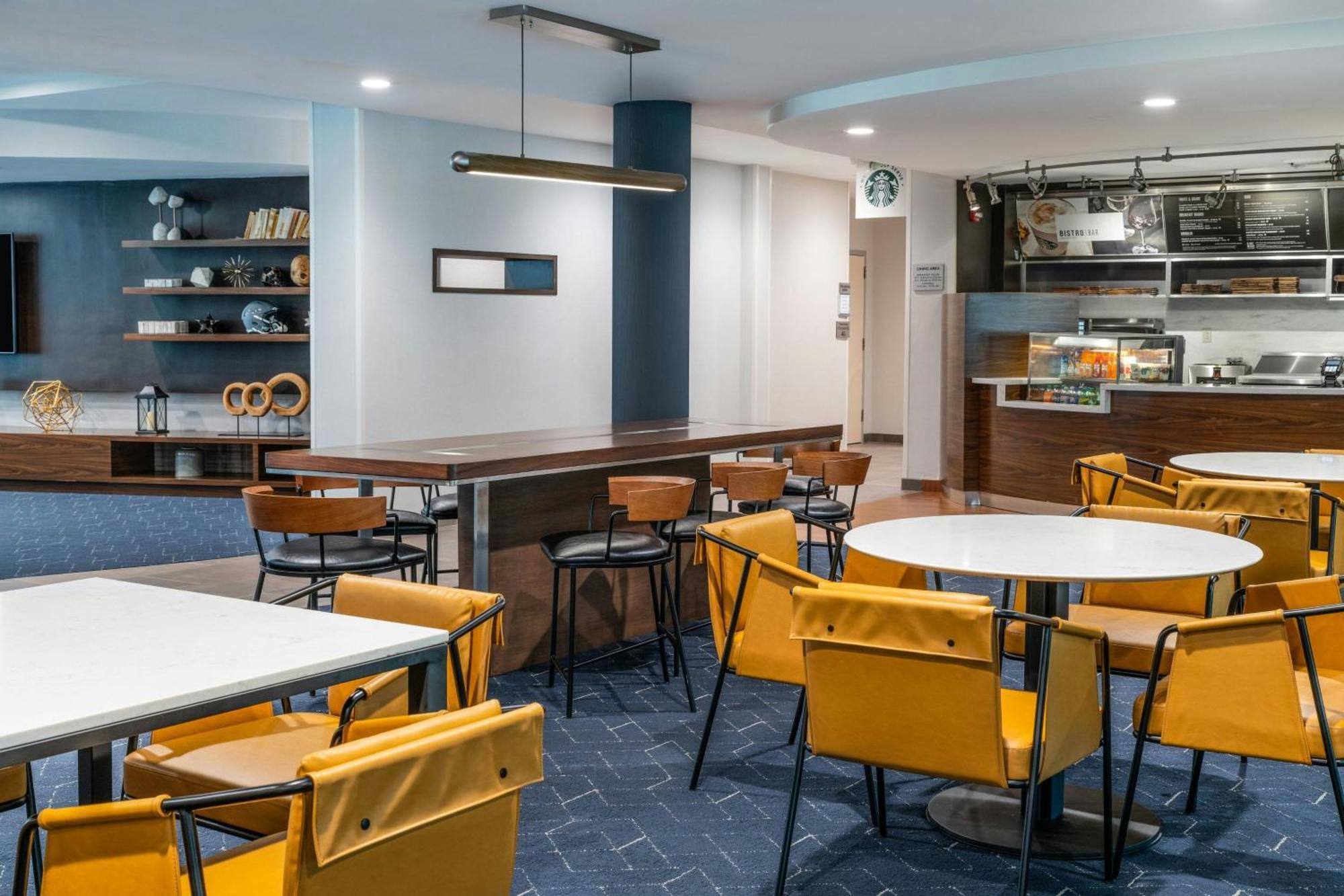 Courtyard By Marriott Providence Lincoln Hotel Exterior foto